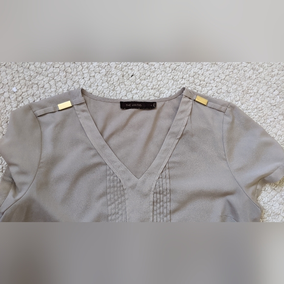 The Limited short sleeve top - Picture 3 of 9